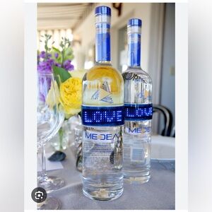 🌼 Medea Vodka with Bluetooth LED Display Screen